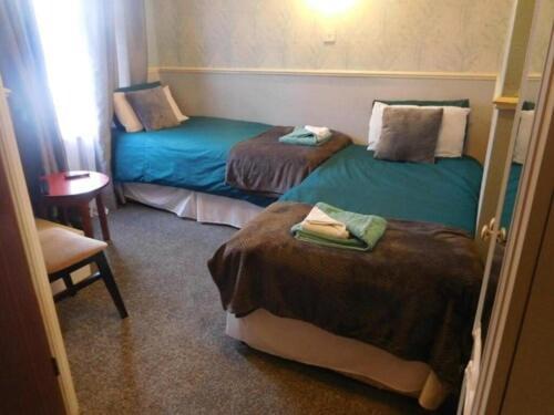 Twin Room with Private Bathroom